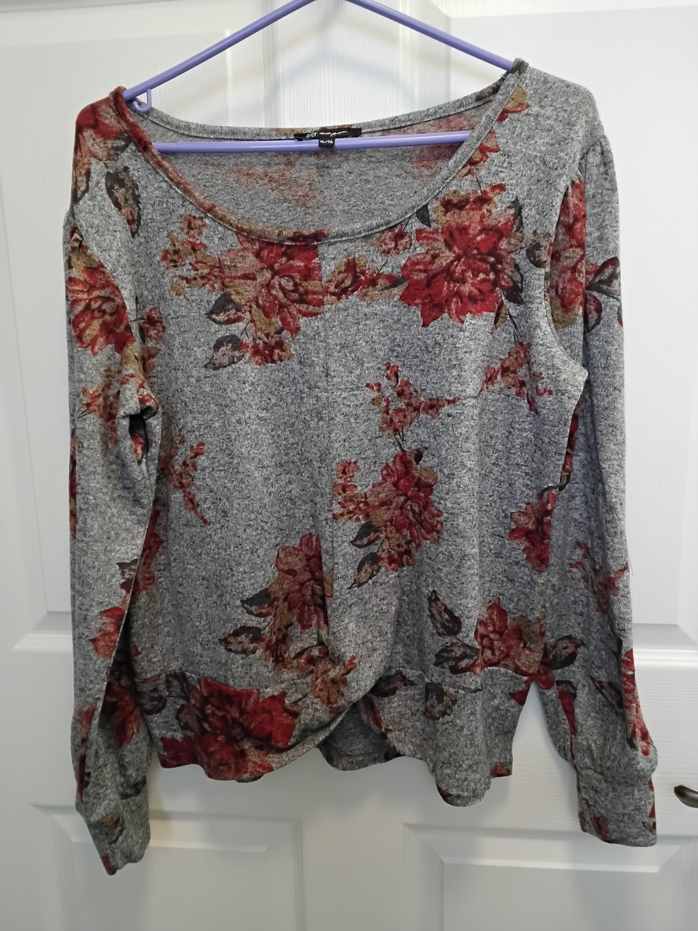 LILY MORGAN Grey Heathered Knit Top/ Red Floral Print, SIZE XL